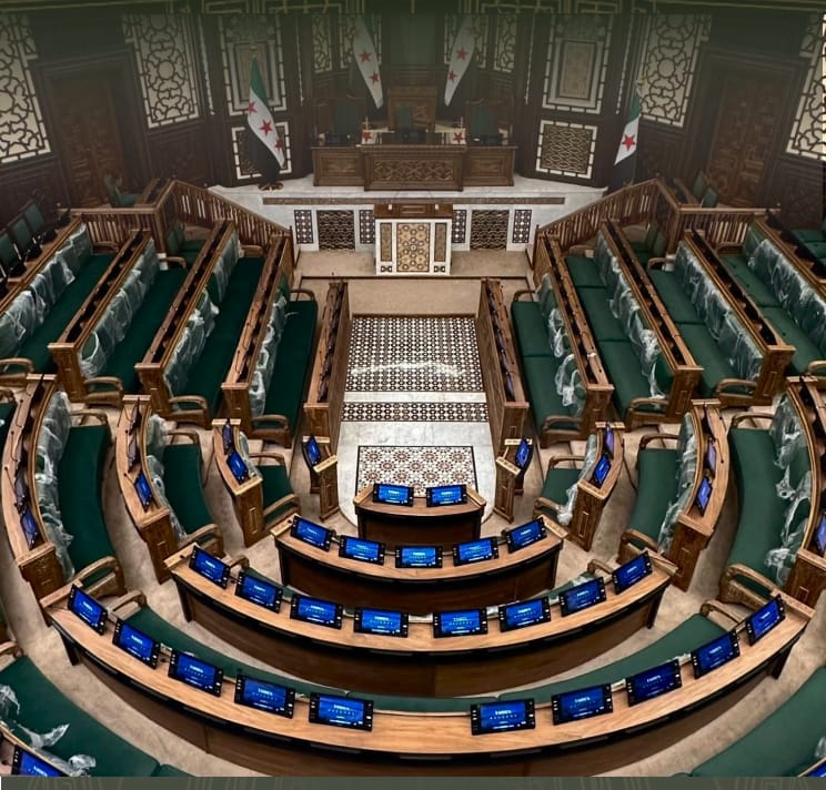 مدرج الجلسات حيث تُعقد محاكاة البرلمان الشبابي